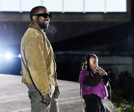 Показ Yeezy на Неделе моды в Париже