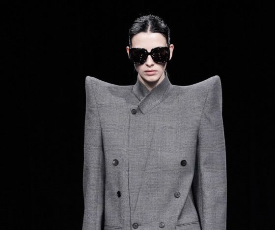 Показ Balenciaga на Неделе моды в Париже