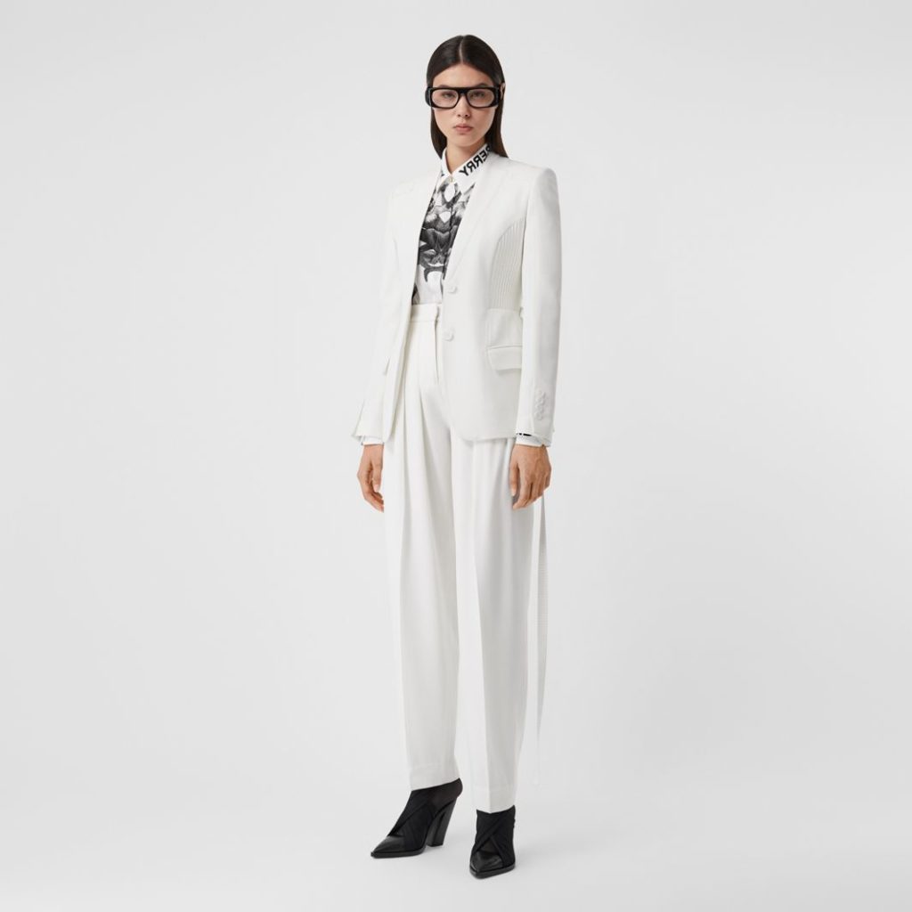 Burberry, 267140 Р. (us.burberry.com)