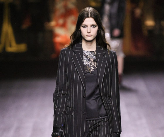 Показ Louis Vuitton на Неделе моды в Париже