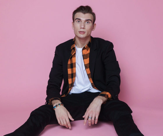 Внук «Легенды № 17» Валерия Харламова выпустил дебютный альбом