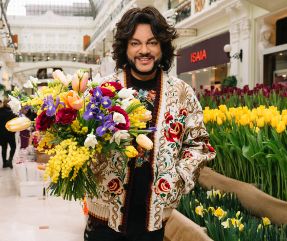 Филипп Киркоров и Ксения Собчак на Цветочном базаре в Петровском Пассаже