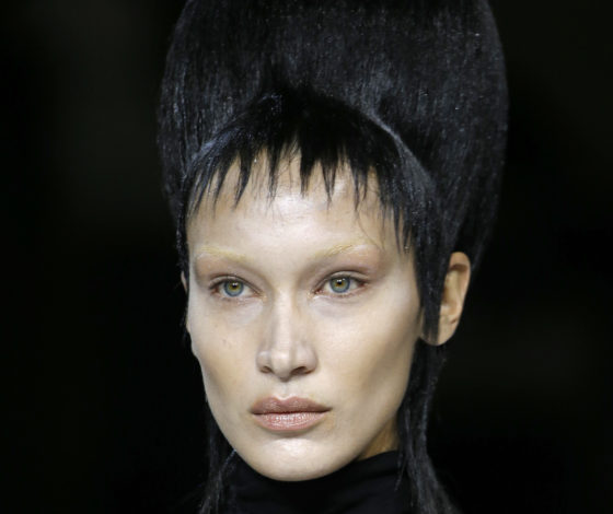 Новый тренд: Леди Гага и Белла Хадид обесцвечивают брови