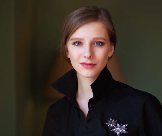 «У меня все хорошо»: Лиза Арзамасова впервые прокомментировала бурную реакцию в Сети на ее роман с Ильей Авербухом