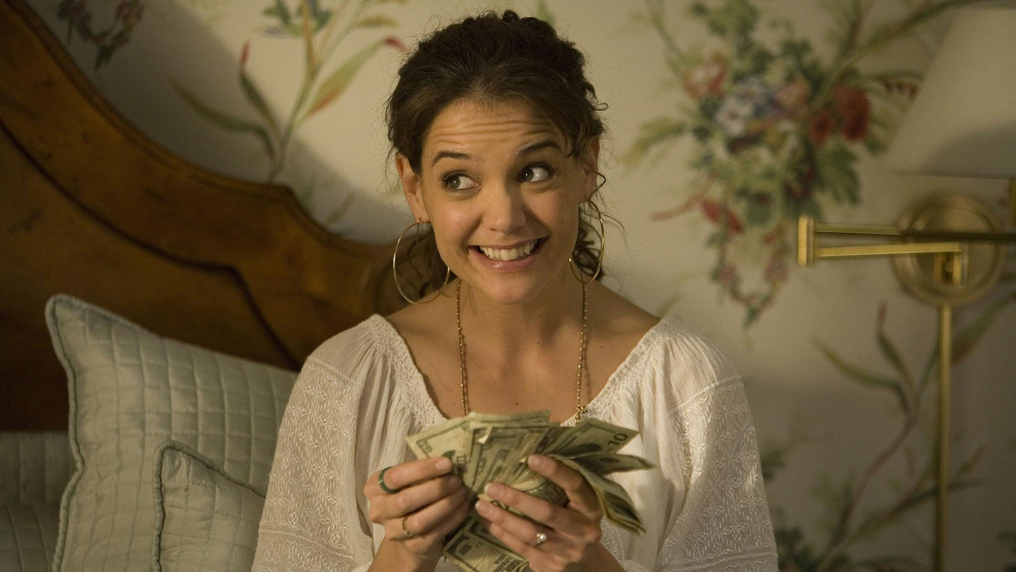The woman secretly spent 100 thousand dollars on clothes and destroyed the marriage