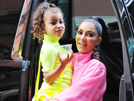 Выступление Норт Уэст на показе Yeezy: собрали мемы