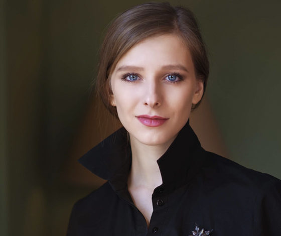 «Внутри себя – по волнам»: Лиза Арзамасова поделилась фото в мини-шортах