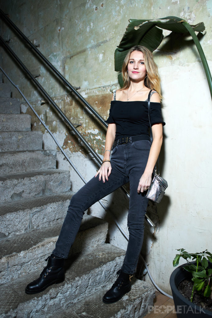 Женя Малахова