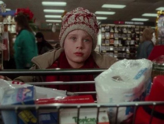 Тележка вместо корзинки, влажная ткань: «Росконтроль» объяснил правила похода за продуктами в период пандемиии