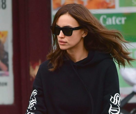 Выход дня: Ирина Шейк с дочкой в Нью-Йорке