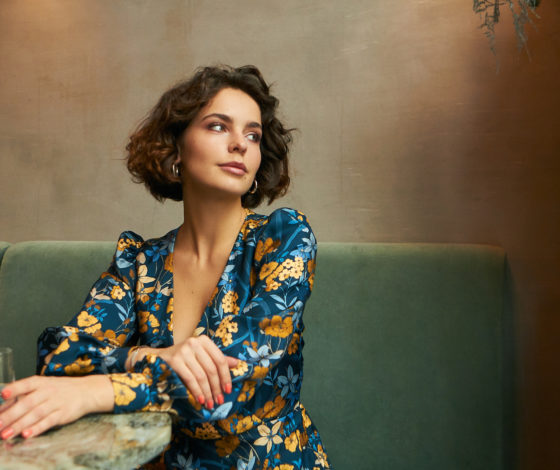 Летящие платья и женственная блуза из органзы в новой коллекции LUVINE