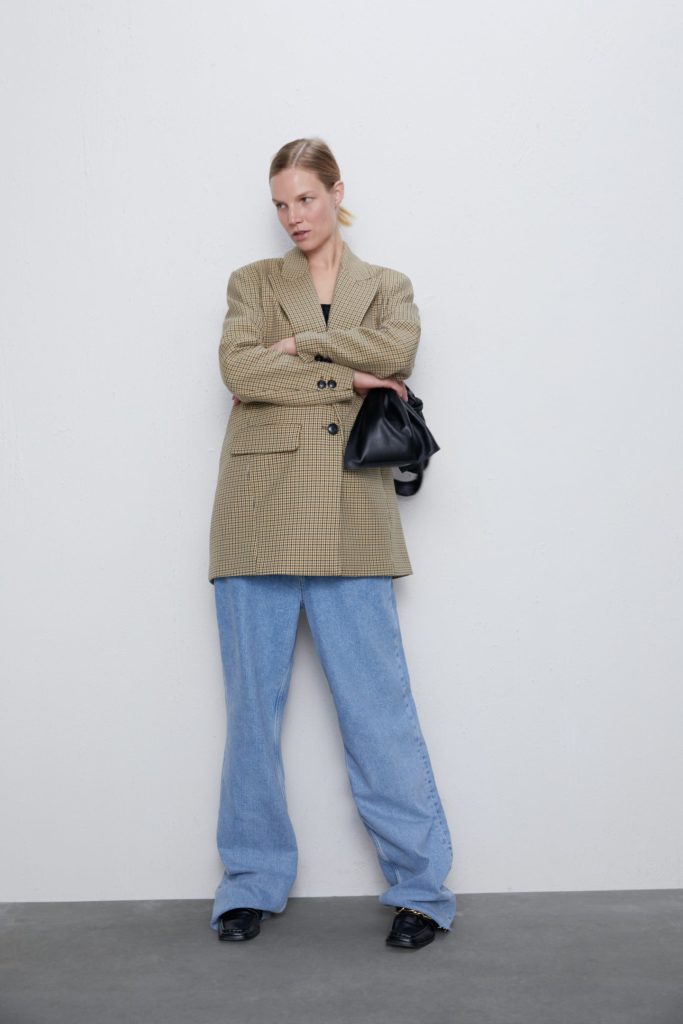 Zara, 4999 P. (zara.com).