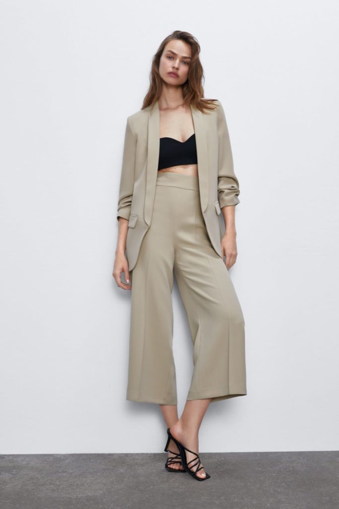 Zara, 9000 P. (zara.com)