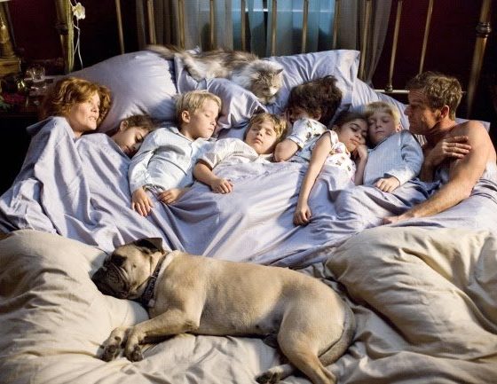 Флешмоб в TikTok: пользователи повторяют детские фотографии