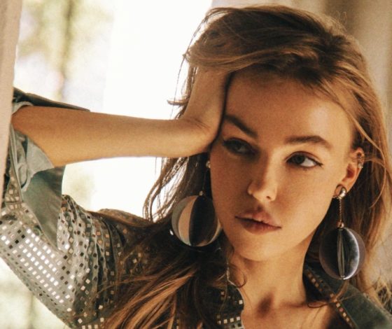 «Когда ты чего-то хочешь, это становится реальным»: голивудская актриса Натали Юра о съемках с Брюсом Уиллисом, дружбе с Ванессой Хадженс и «Золотом глобусе» в прямом эфире PEOPLETALK