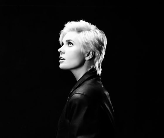 Эксклюзив: певица SHENA? о новой песне, которая доводит ее до слез, лучших способах расслабиться и личном