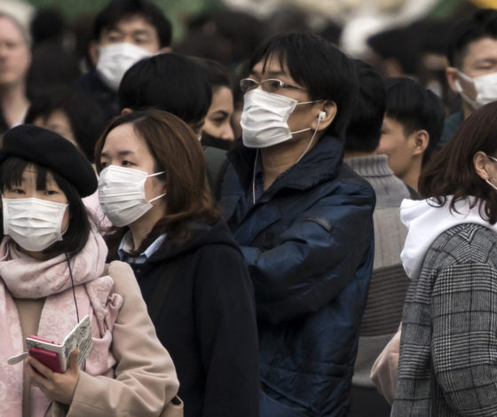 Неделя на маске, четыре дня на банкнотах: ученые выяснили, сколько коронавирус сохраняется на разных поверхностях