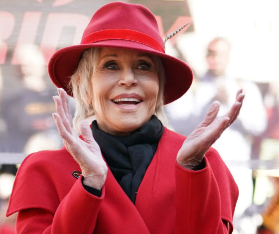 Тренировки на карантине: Джейн Фонда завела аккаунт в TikTok