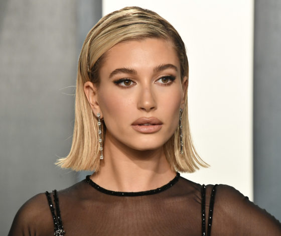 У Хейли Бибер появился свой косметический бренд
