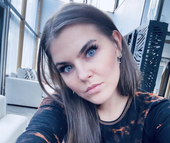 Показала фото до похудения и рассказала о Даниле Поперечном и Noize MC: солистка Little Big ответила на вопросы подписчиков