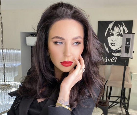 «Никакой жир не прилипнет никуда, обещаю»: Наталья Зубарева о вреде сахара, полезных привычках и запуске бьюти-марафона в прямом эфире PEOPLETALK