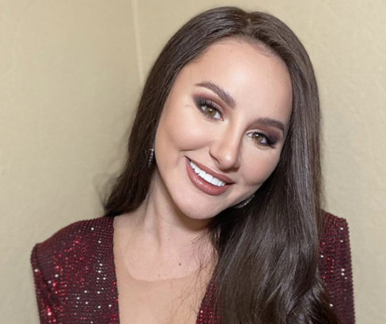 «Я буду взбалмошная и чуть-чуть сумасшедшая»: певица Asti об идеальной старости, любимых сериалах и о том, как взяла собаку из приюта, в прямом эфире PEOPLETALK