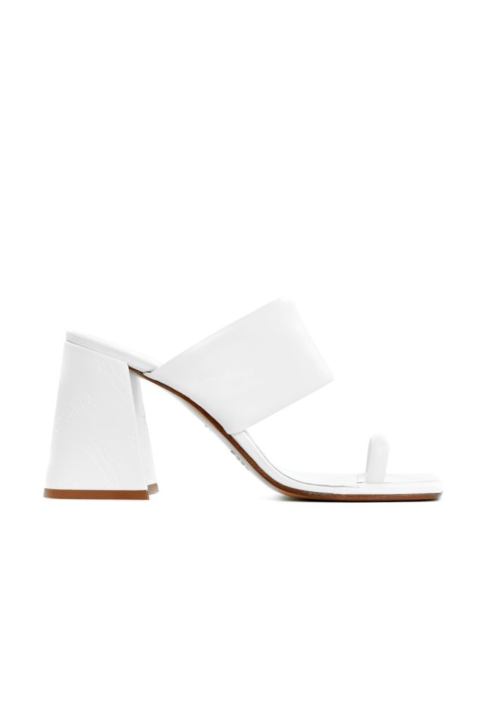 Maison Margiela, 62800 Р. (km20.ru)