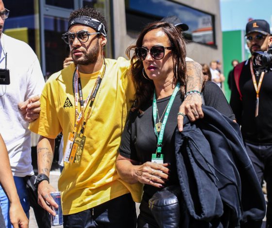 Мама Неймара рассталась с бойфрендом, который младше нее на 30 лет