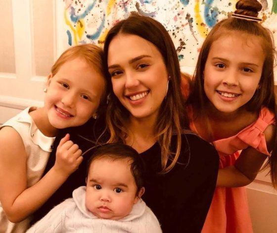 Джессика Альба поздравила старшего ребенка с днем рождения: дочь точная копия мамы