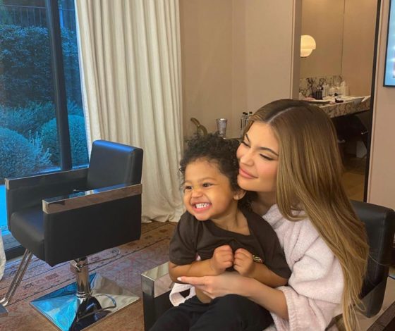 «Наслаждается беременностью наедине»: как Кайли Дженнер готовится к появлению второго ребенка