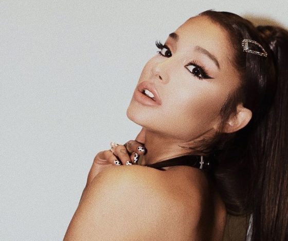 «Я и не подозревал, что их столько»: Ариана Гранде удивила поклонников своими тату