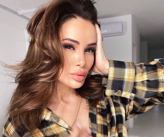 «Родственники давно от меня открестились»: Айза Анохина рассказала о проблемах с родителями