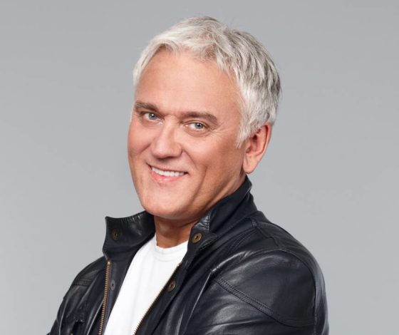 «Счастлив, что такое юное создание нашло что-то во мне»: Александр Маршал рассказал об отношениях с девушкой младше него на 36 лет