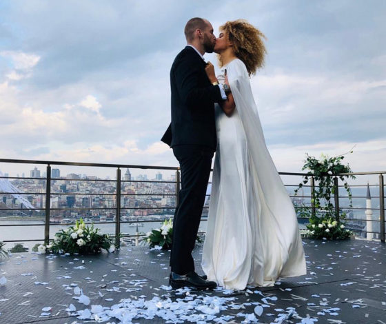 «Все классно»: бывший «холостяк» Антон Криворотов снова показал Барбару Пино в прямом эфире