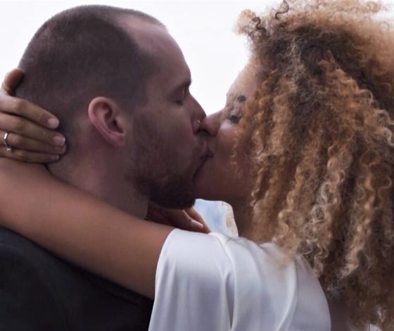 Танцуют, поют и ведут душевные беседы: узнали, как проводят вечера бывший «холостяк» Антон Криворотов и Барбара Пино