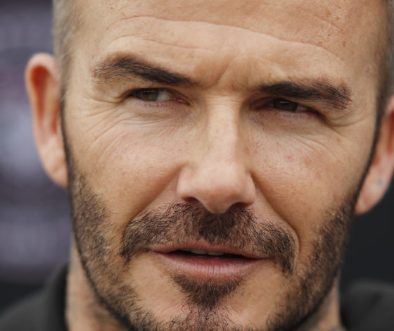 Стремительно лысеет: Дэвида Бекхэма сложно узнать на новых фото