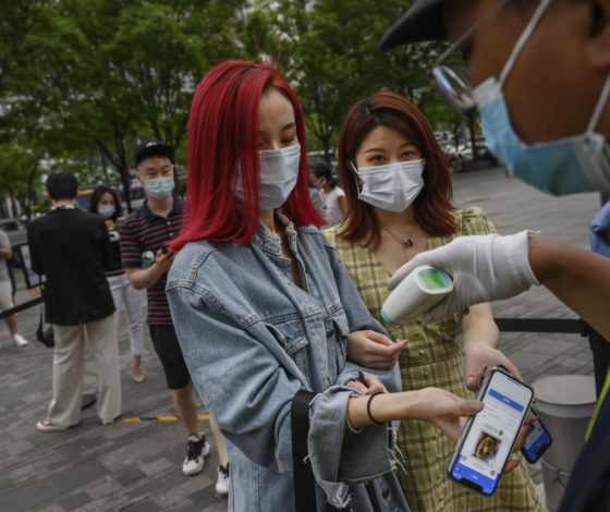 Цифра дня: Китай протестирует на коронавирус 14 миллионов жителей Уханя