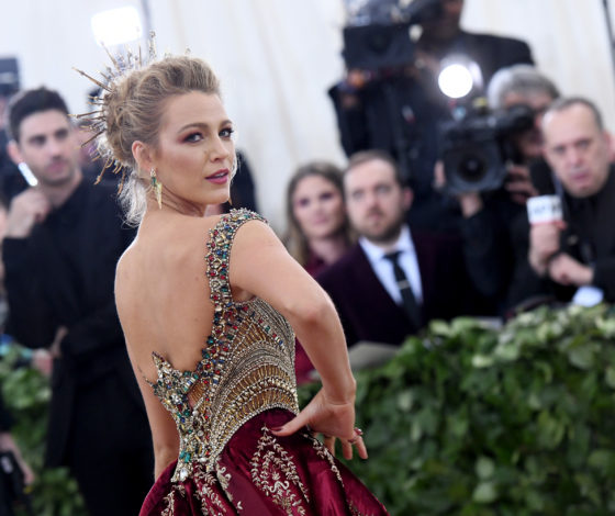 Блейк Лайвли, Сара Джессика Паркер, Джей Ло, Кендалл Дженнер: звезды вспоминают свои выходы на Met Gala