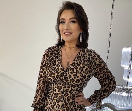 Звездный визажист Ирина Митрошкина: о любимых средствах и  идеальном макияже в прямом эфире PEOPLETALK