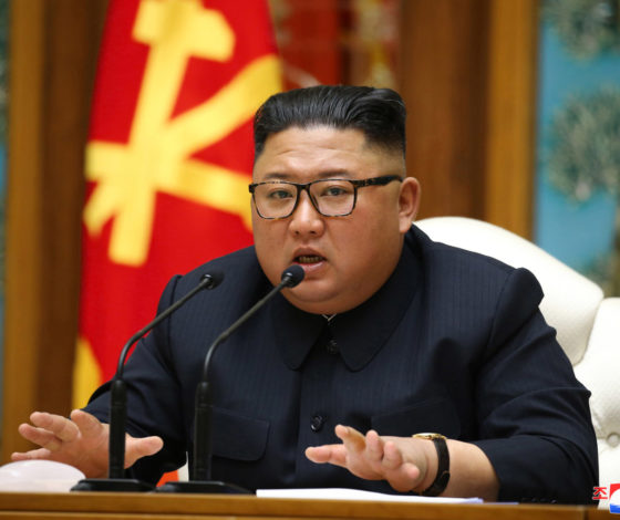 «Жив и здоров»: Ким Чен Ын впервые появился на публике после слухов о смерти