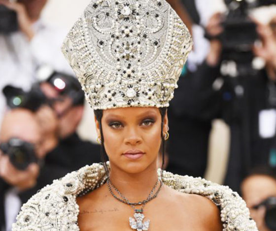 Топ смешных мемов о Met Gala