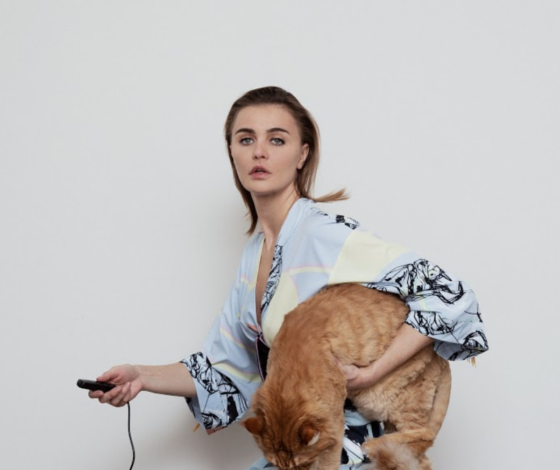 Укороченные жилеты и платья из денима в летней коллекции SOL