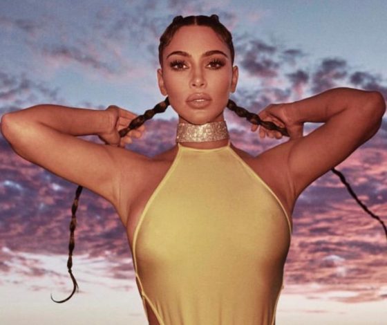 Топ лучших фото Ким Кардашьян в купальниках