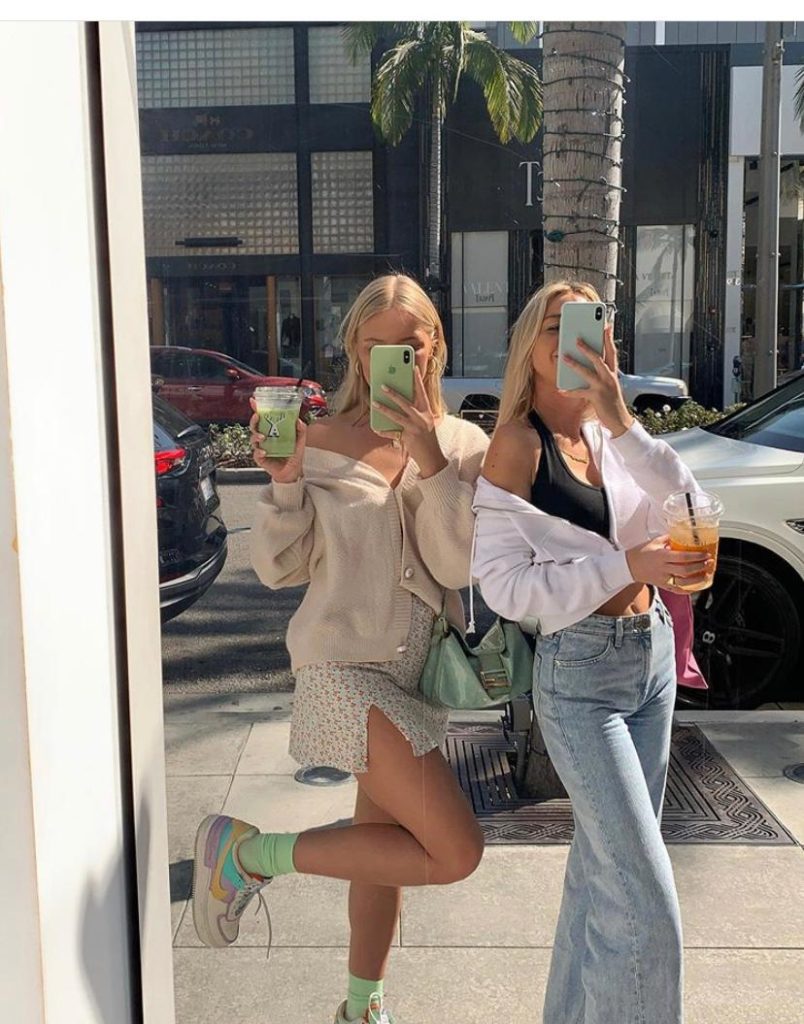 Носи кардиган поверх платья