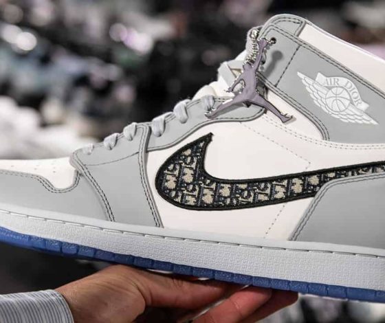 На кроссовках Nike & Air Dior появился аккаунт парня из Instagram: рассказываем, в чем дело