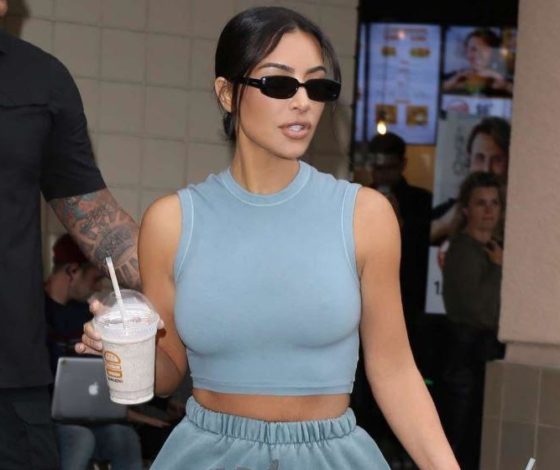 15 стильных трикотажных топов на лето