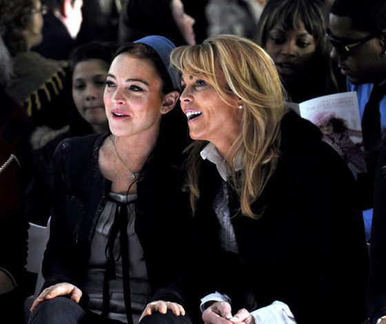 Настоящая мать своей дочери: мама Линдси Лохан выходит замуж за мужчину, с которым ни разу не виделась