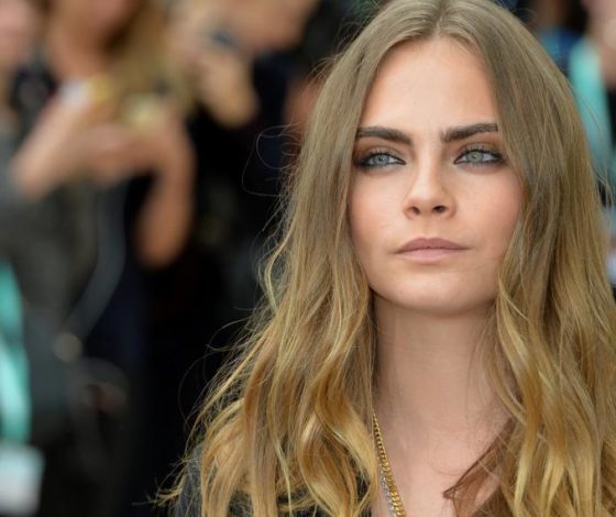 Обсуждают в Сети: Кара Делевинь встречается со звездой «Однажды… в Голливуде» Маргарет Куэлли