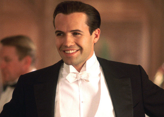 Его не узнать: в Сети обсуждают новые фото жениха Розы из «Титаника»