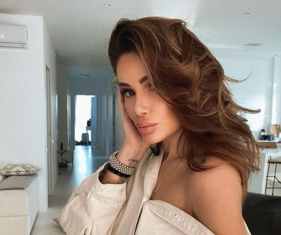 «Я берусь за любую работу»: Айза Долматова о хейте, благотворительности и отношениях с Олегом Майами